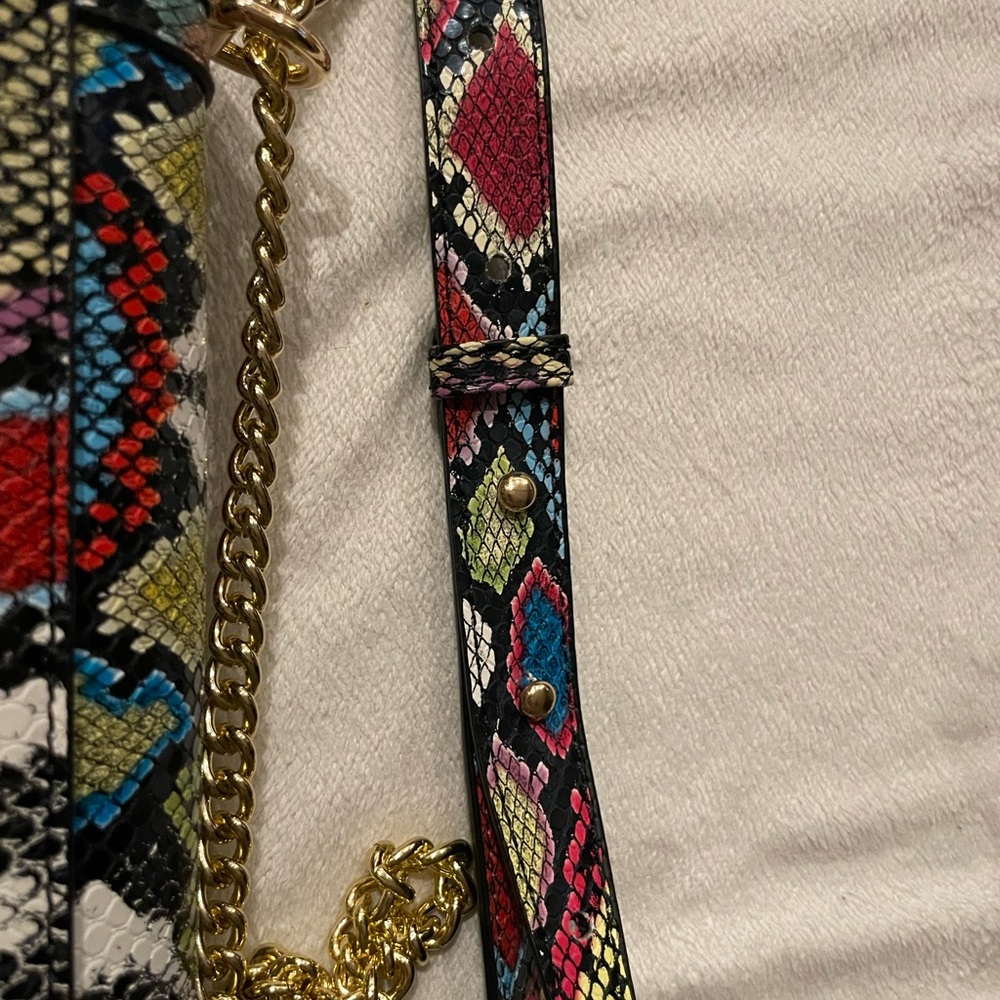 Timmy Woods Vegan leather Crossbody - Picture 6 of 7
